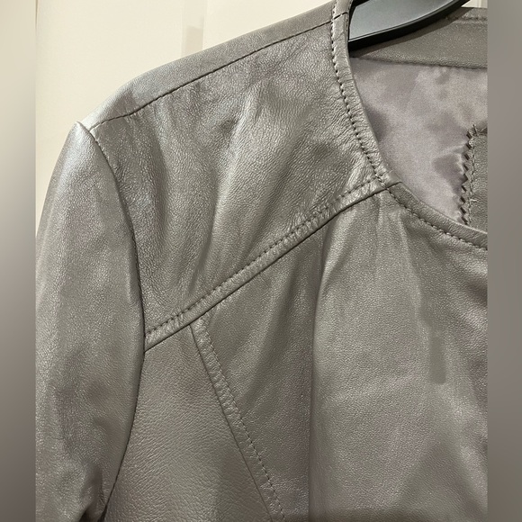 NEIMAN MARCUS PRE-LOVED AUTHENTIC GREY SUPPLE GENUINE LEATHER JACKET - Picture 9 of 17
